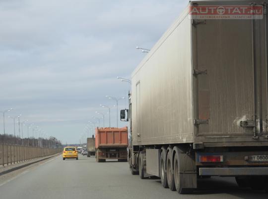 Грузовики Грузовики