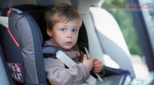 Ребенок в машине Ребенок в машине